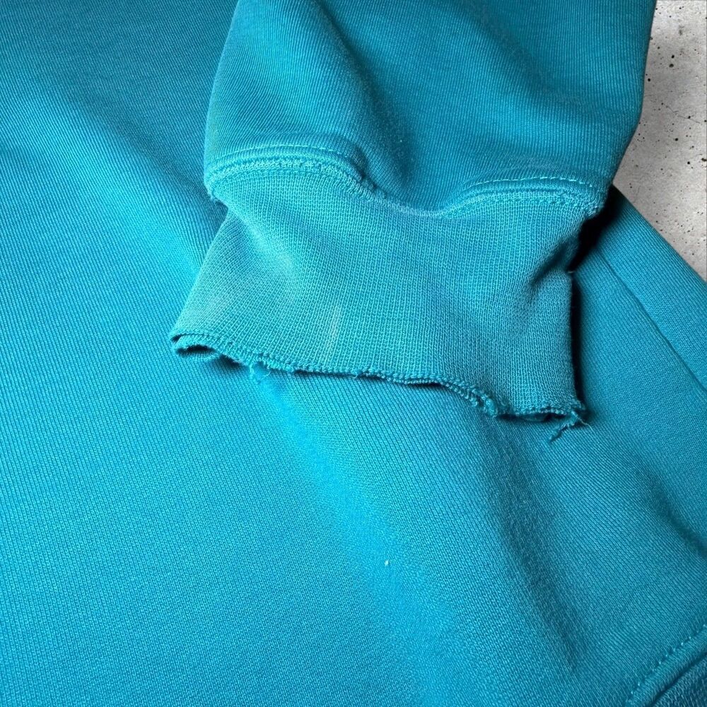 Vintage Disney Store Mickey Amis Sweatshirt Size Large Turquoise France - Picture 10 of 12